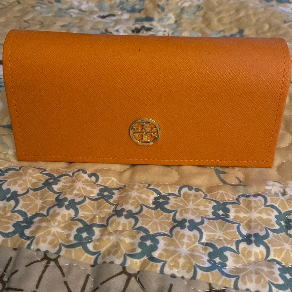Tory Burch glasses case. NWOT.